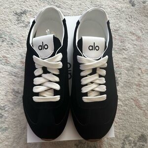 NWT Alo Yoga Sunset Sneaker